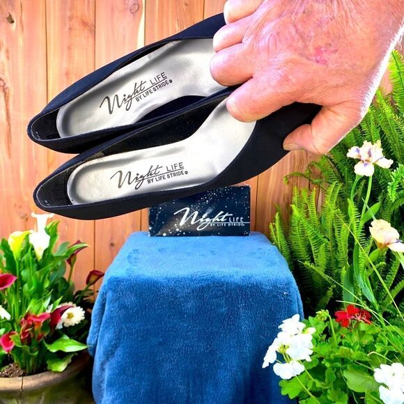 Ladies size 10 black peau de soie heels by Life Stride NIOB - Picture 8 of 10